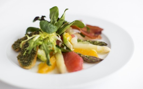 During the season, you can look forward to asparagus dishes with fresh asparagus from the Münsterland region at the Hotel Jagdhaus Wiese.