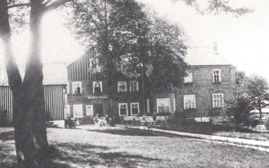 East view of the Gasthof Wiese in the Sauerland with terrace in front in 1927