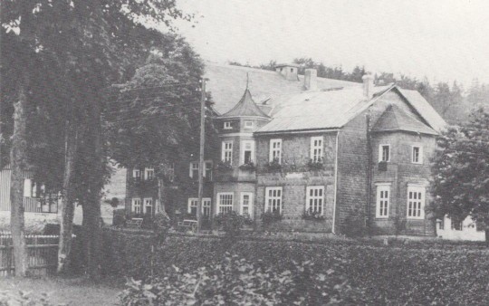 Noord-oost aanzicht van het voormalige Gasthof Wiese uit 1928