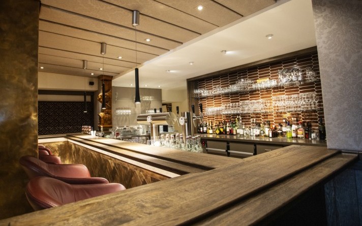 The bar and restaurant at the Hotel Jagdhaus Wiese in the Sauerland are also popular with local guests from Schmallenberg.