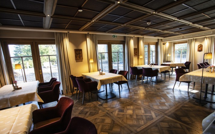 The Jagdstube restaurant in the Sauerland is stylish, bright and cosy