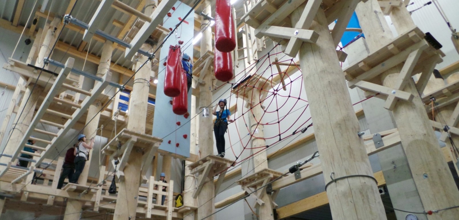 The Sauerland climbing centre with climbing wall and high ropes course is located 8 km from the hotel in Schmallenberg and is an attractive leisure destination for young and old.