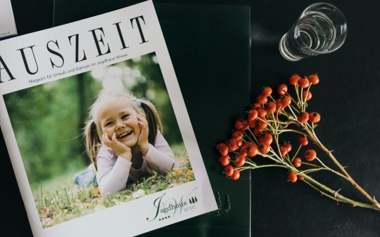 Das Hotel Jagdhaus Wiese gibt mit der AUSZEIT ein hoteleigenes Magazin mit vielen Infos zum Schmallenberger Sauerland heraus.