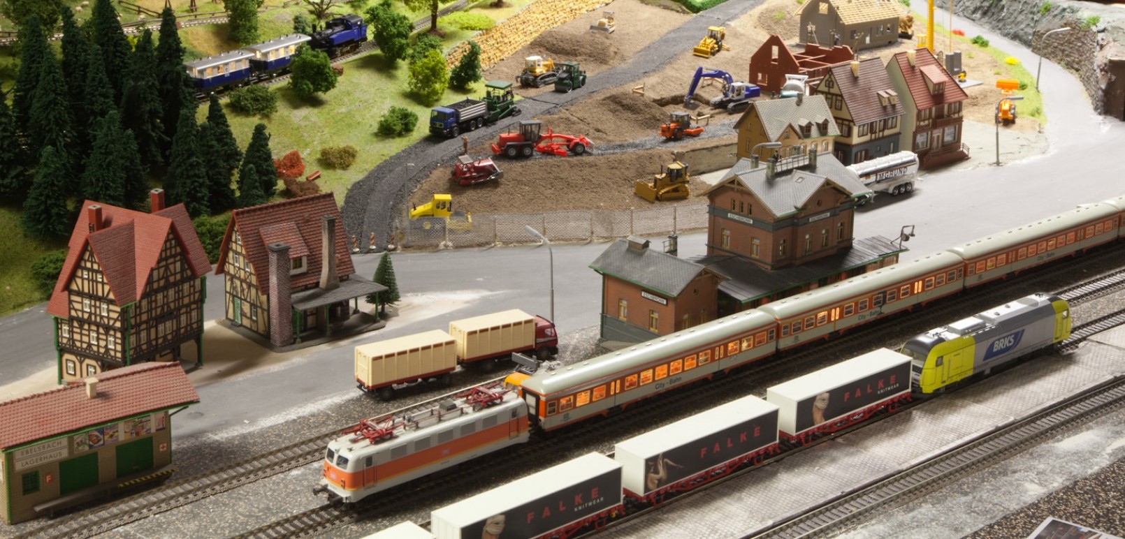 De modelspoorbaan op de Rothaarsteig met een model van Hotel Jagdhaus Wiese is een must voor modelspoorfans.