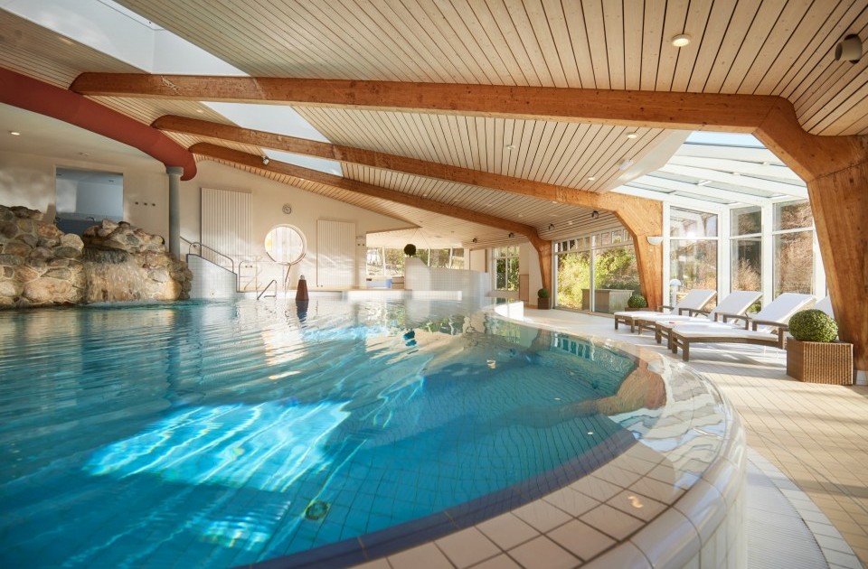 Das Hotel Jagdhaus Wiese im Sauerland verfügt über einen ausgedehnten Wellnessbereich mit Schwimmbad