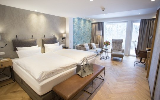 All Exclusive double rooms at the Hotel Jagdhaus Wiese have a balcony with a view of the Sauerland mountains