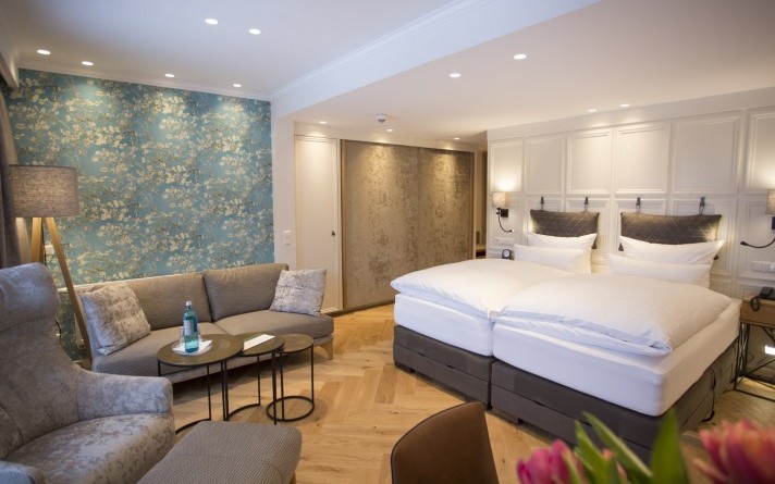 Experience a comfortable holiday in the Sauerland at the Hotel Jagdhaus Wiese, especially in the Exclusive double room category