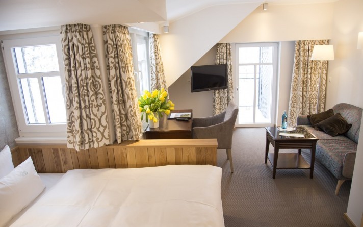 Comfort single room with desk and balcony at the Hotel Jagdhaus Wiese in the Sauerland